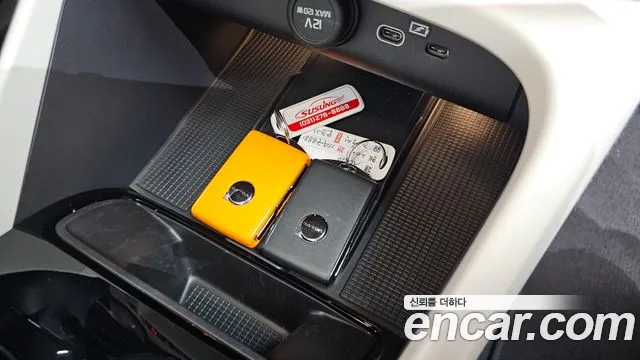 Volvo XC40 2025