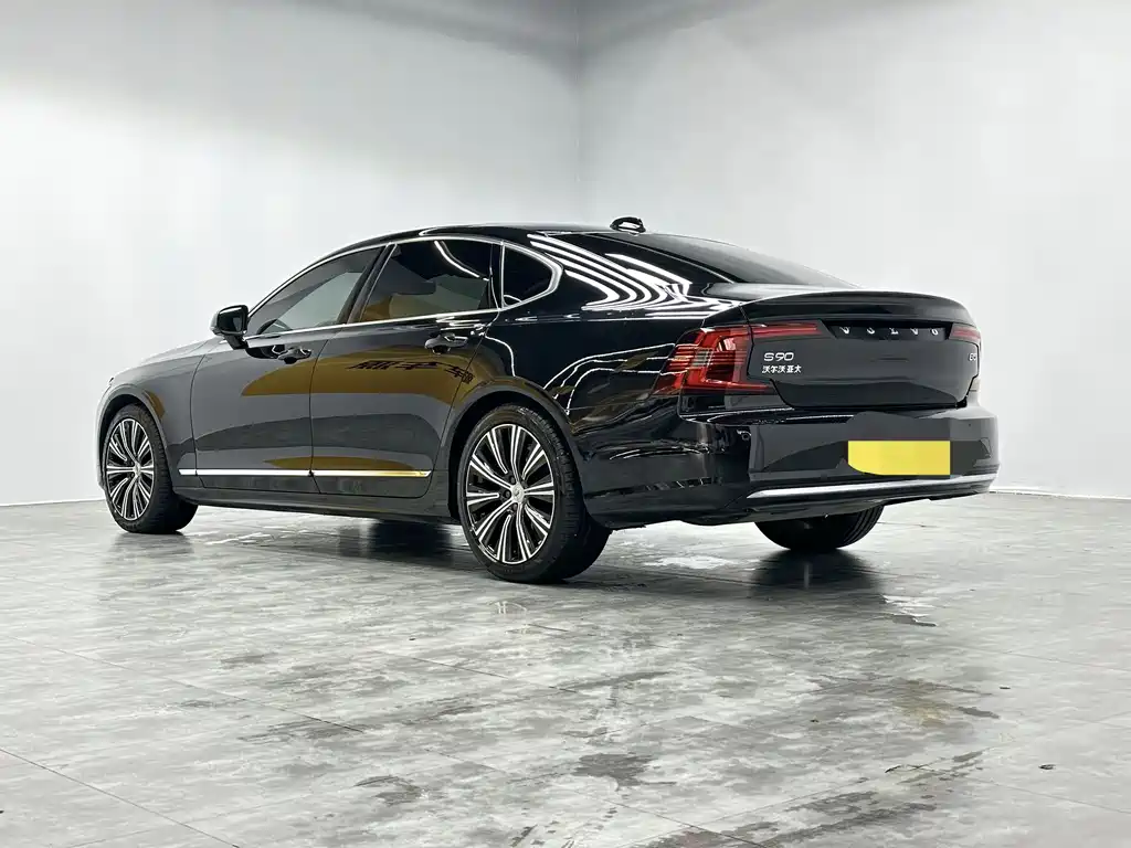 Volvo S90 2024