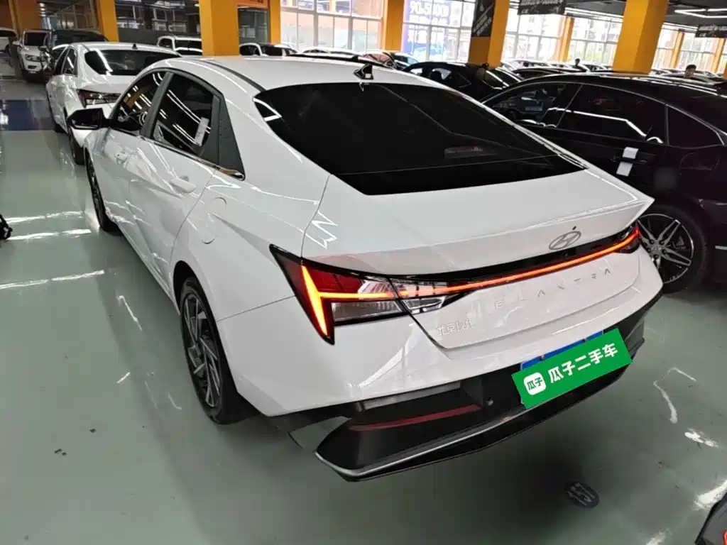 Hyundai Elantra 2024