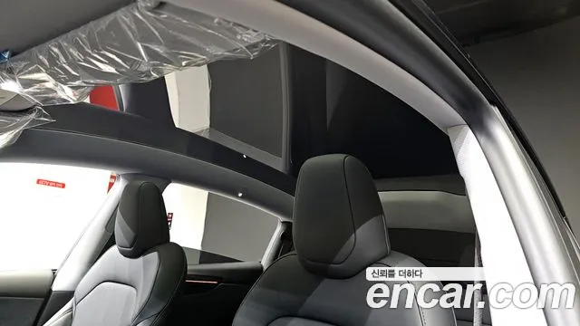 Tesla Model Y 2025