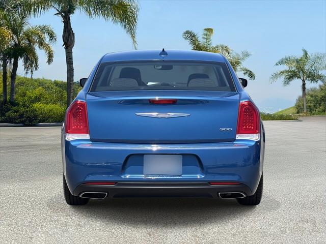 Chrysler 300 2023