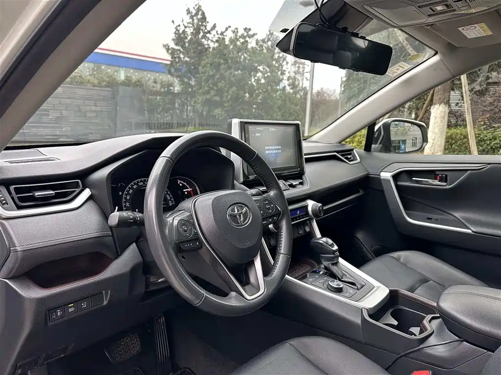 Toyota RAV4 2021