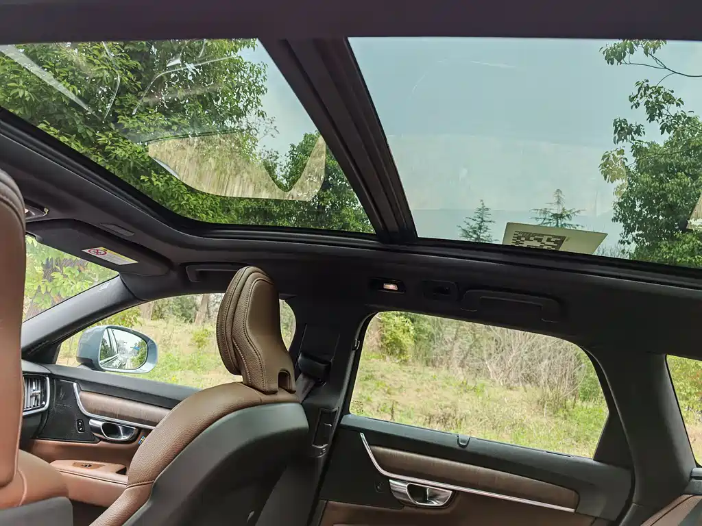 Volvo V90 2021