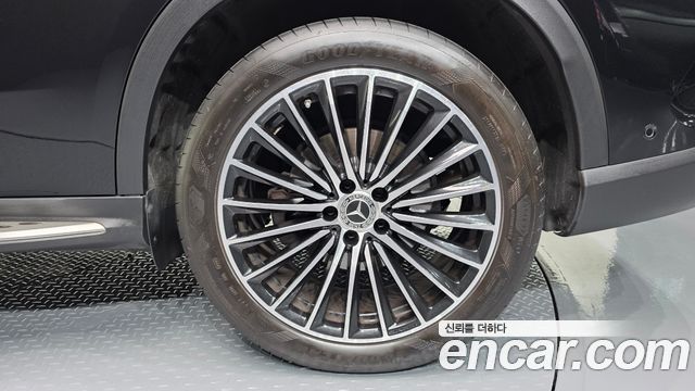 Mercedes-Benz GLC 2023