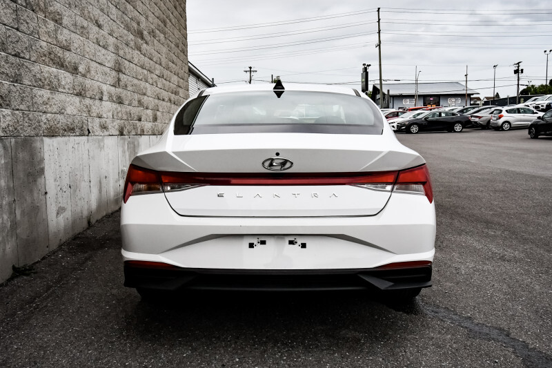 Hyundai Elantra 2022