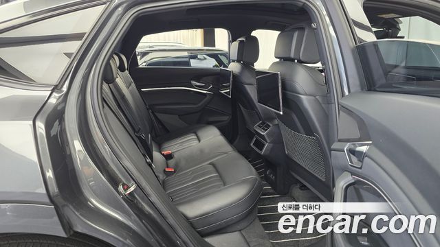 Audi e-tron 2021