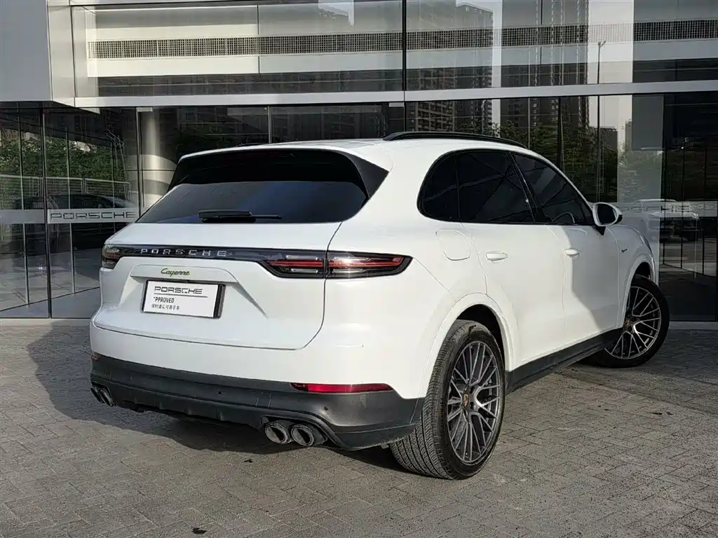 Porsche Cayenne 2022