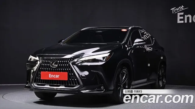 Lexus NX 2024