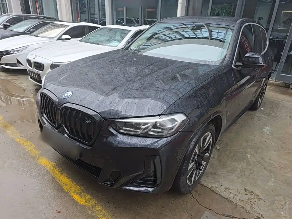 BMW iX3 2024