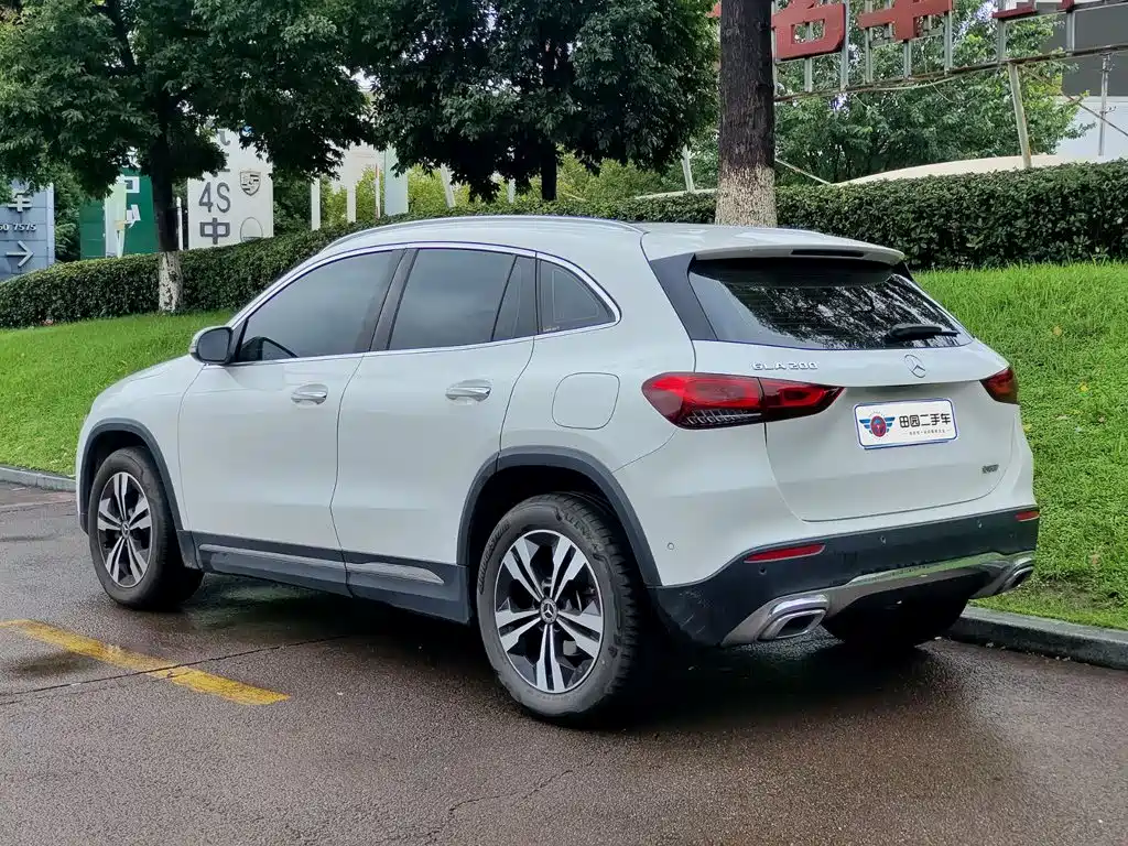 Mercedes-Benz GLA 2021