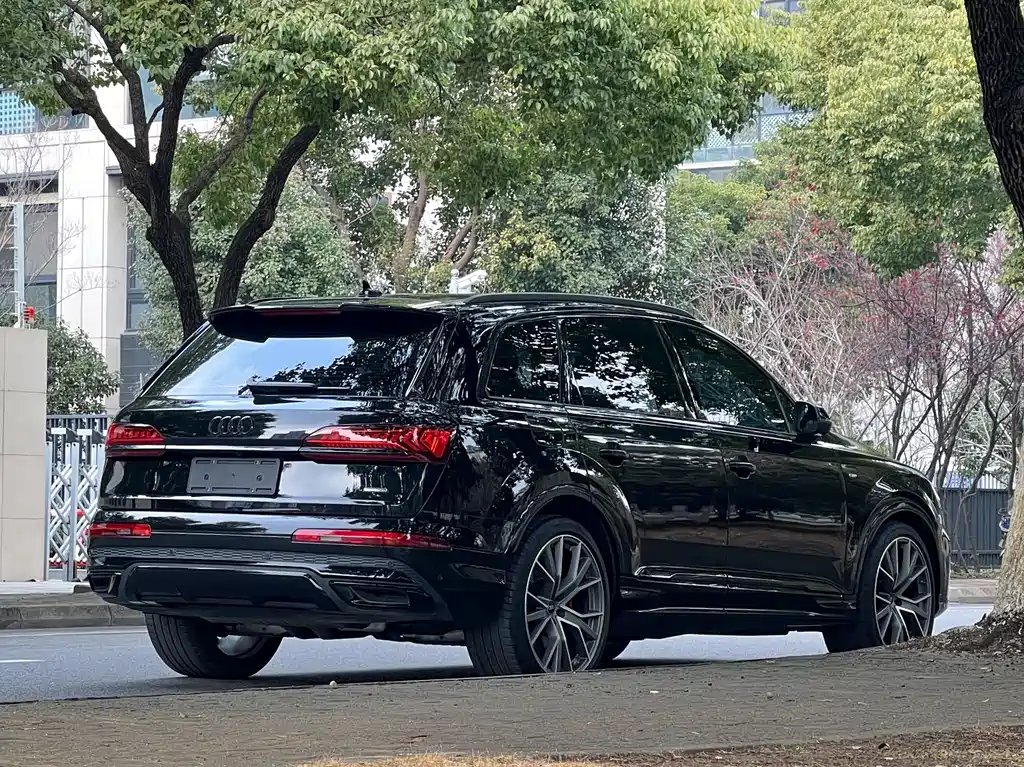 Audi Q7 2023