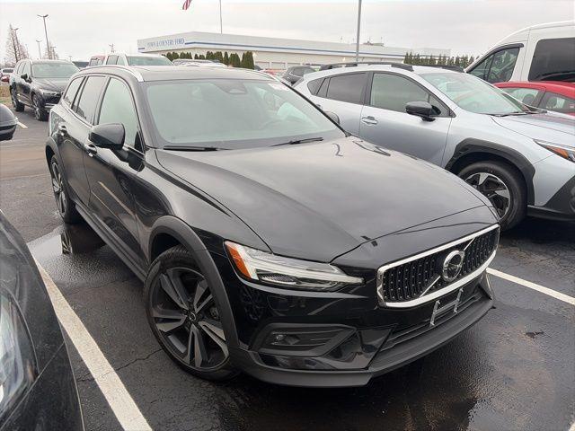 Volvo V60 Cross Country 2025