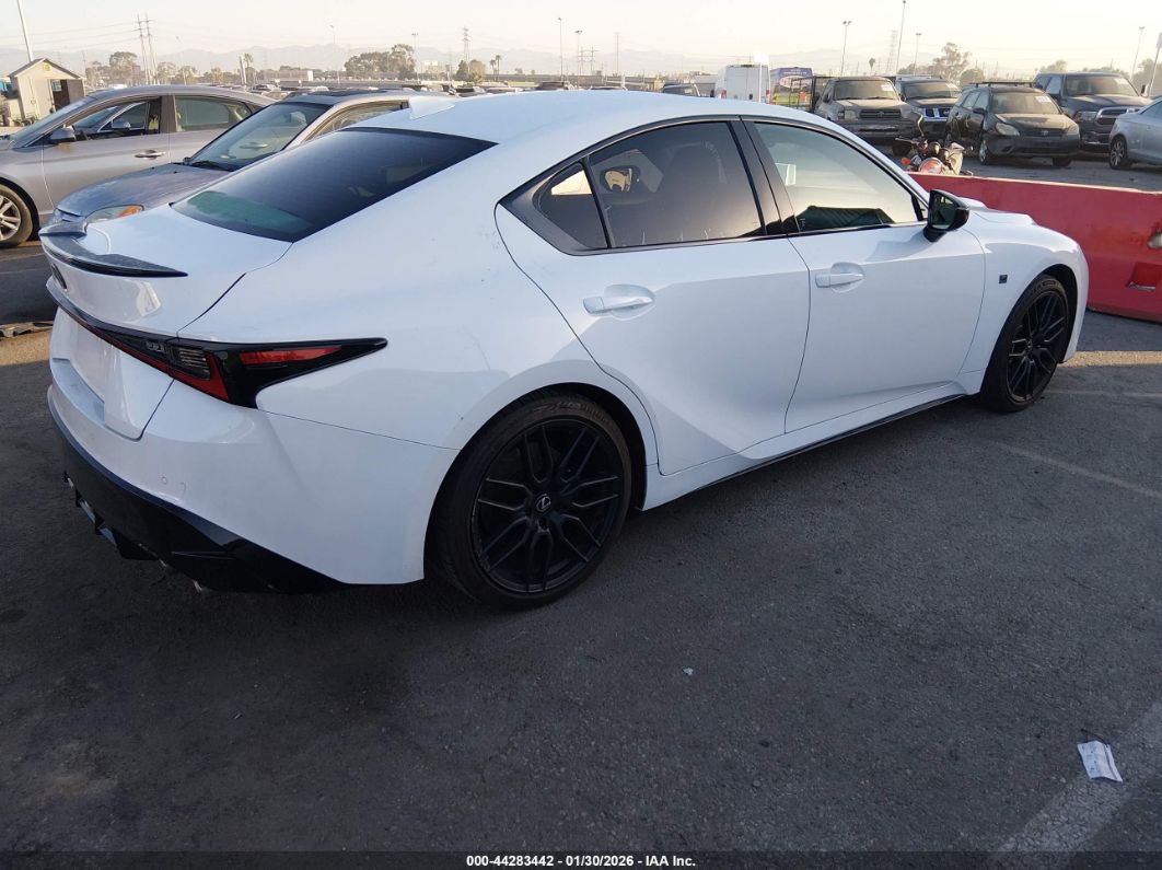 Lexus IS 2024