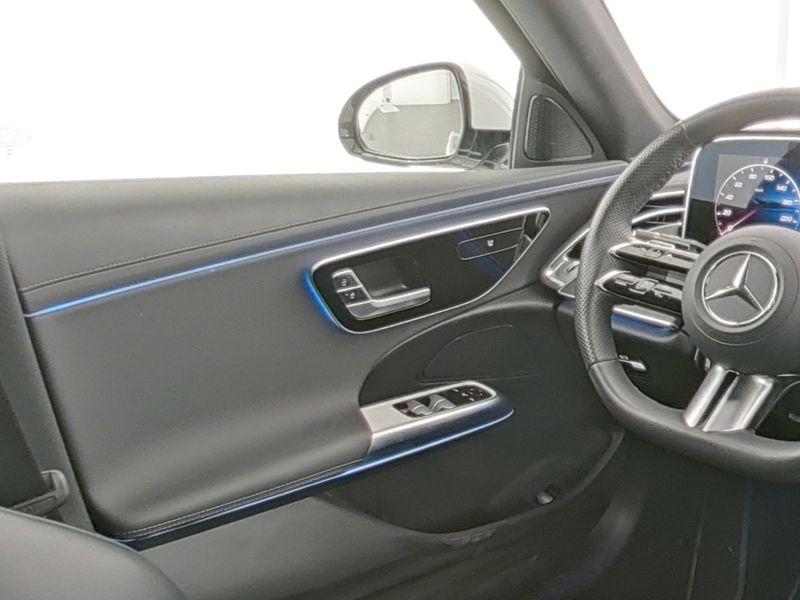 Mercedes-Benz E 220 2025