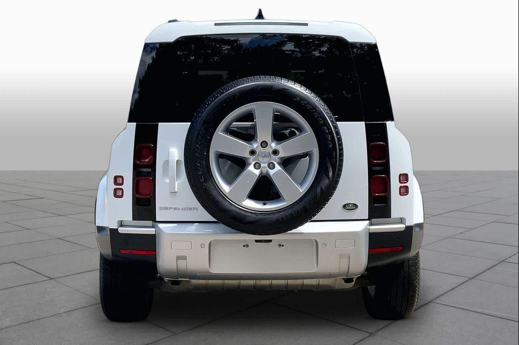 Land Rover Defender 2023