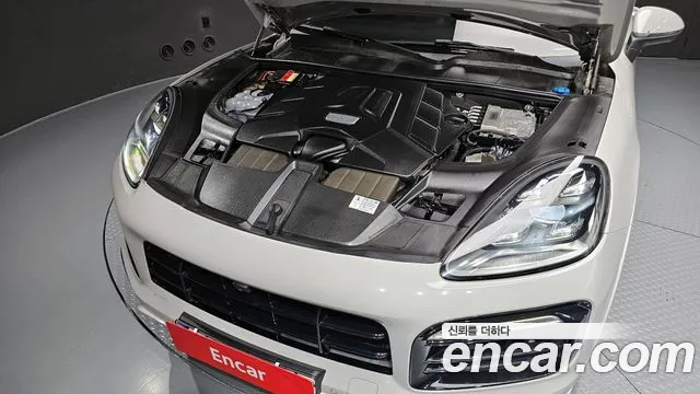 Porsche Cayenne 2021