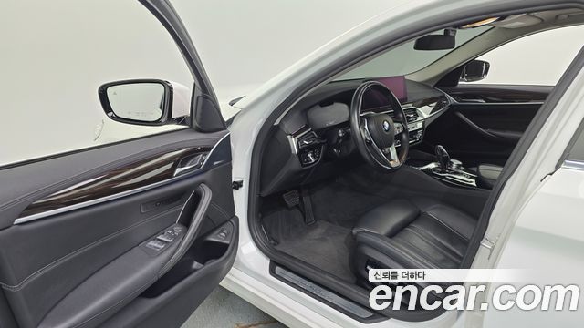 BMW 5 серии 2021