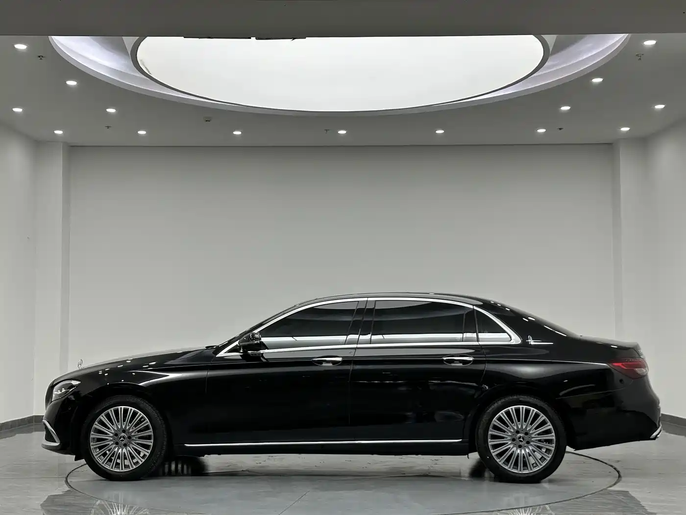 Mercedes-Benz E-Класс 2023