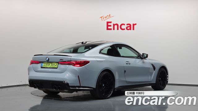 BMW M4 2025