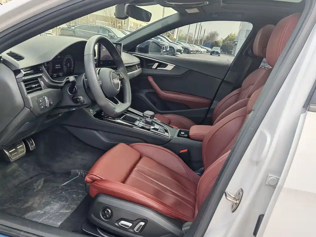 Audi A4 2023