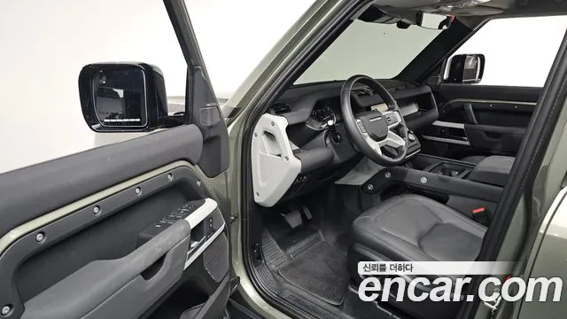 Land Rover Defender 2023