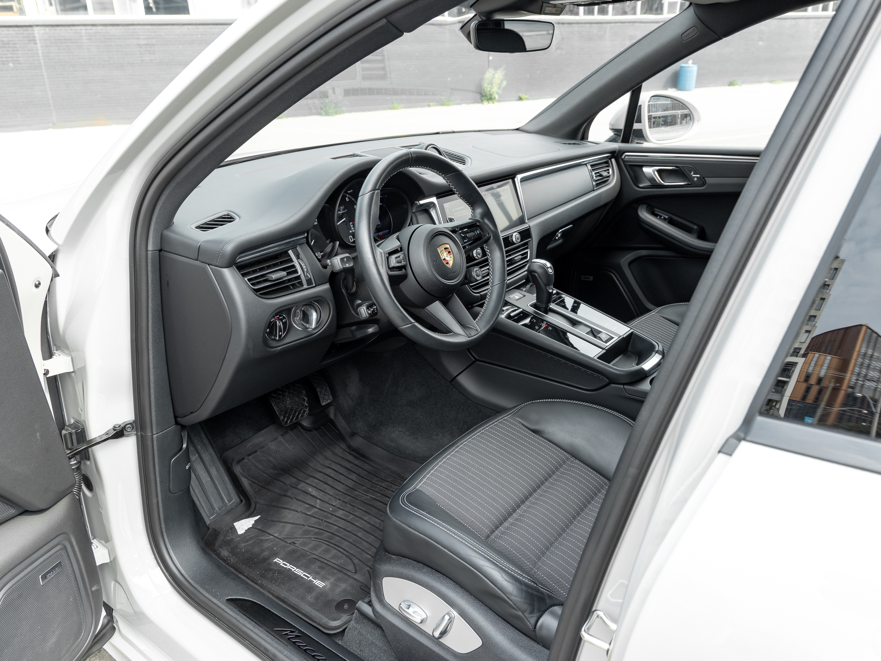 Porsche Macan 2025