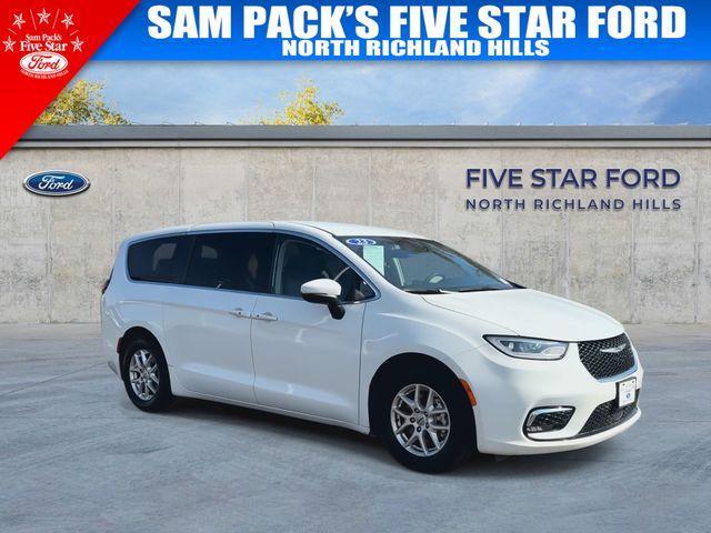 Chrysler Pacifica 2023