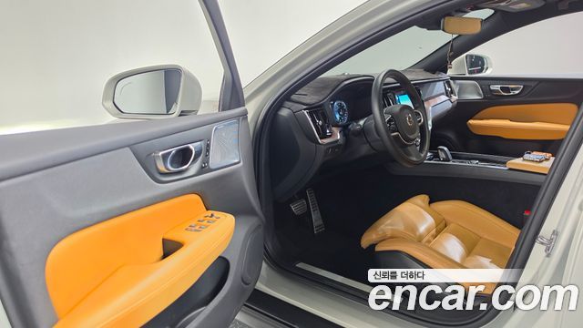 Volvo V60 2021