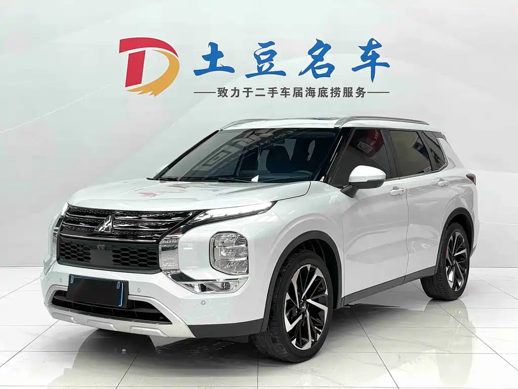 Mitsubishi Outlander 2023