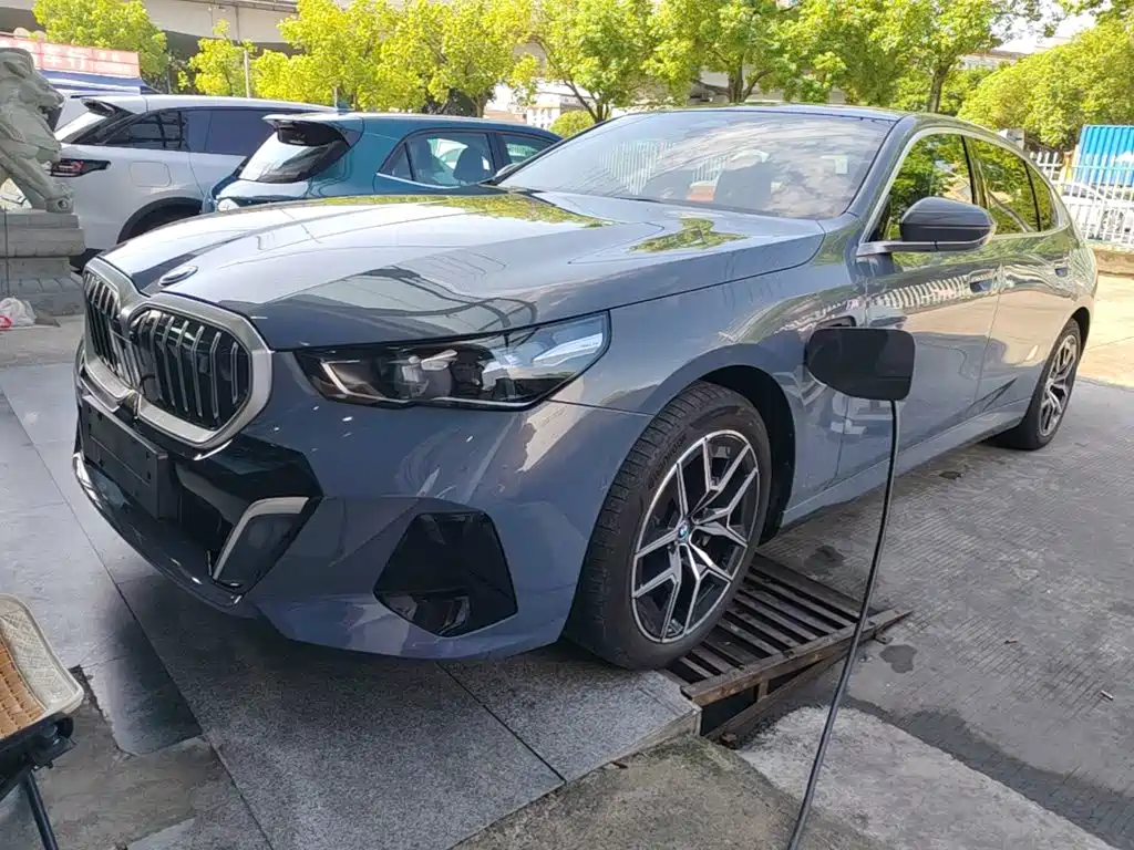 BMW i5 2024