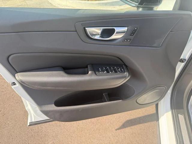 Volvo XC60 2025