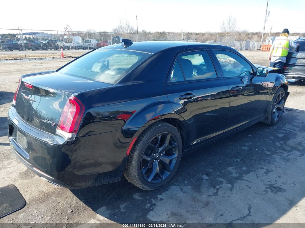 Chrysler 300 2023