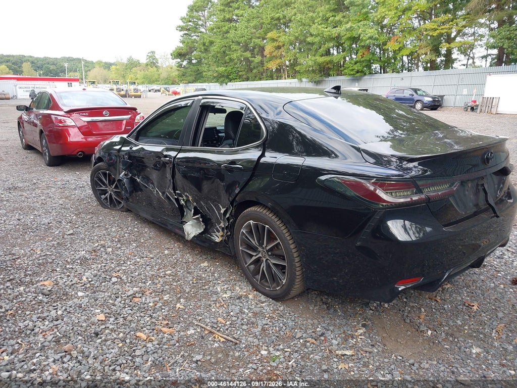 Toyota Camry 2021