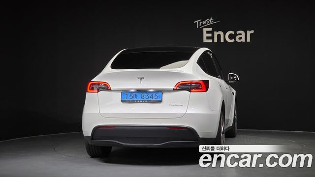 Tesla Model Y 2022