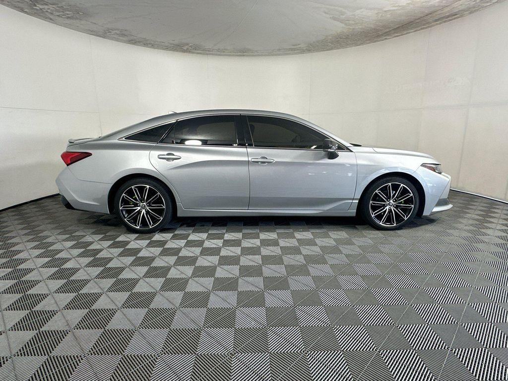 Toyota Avalon 2022