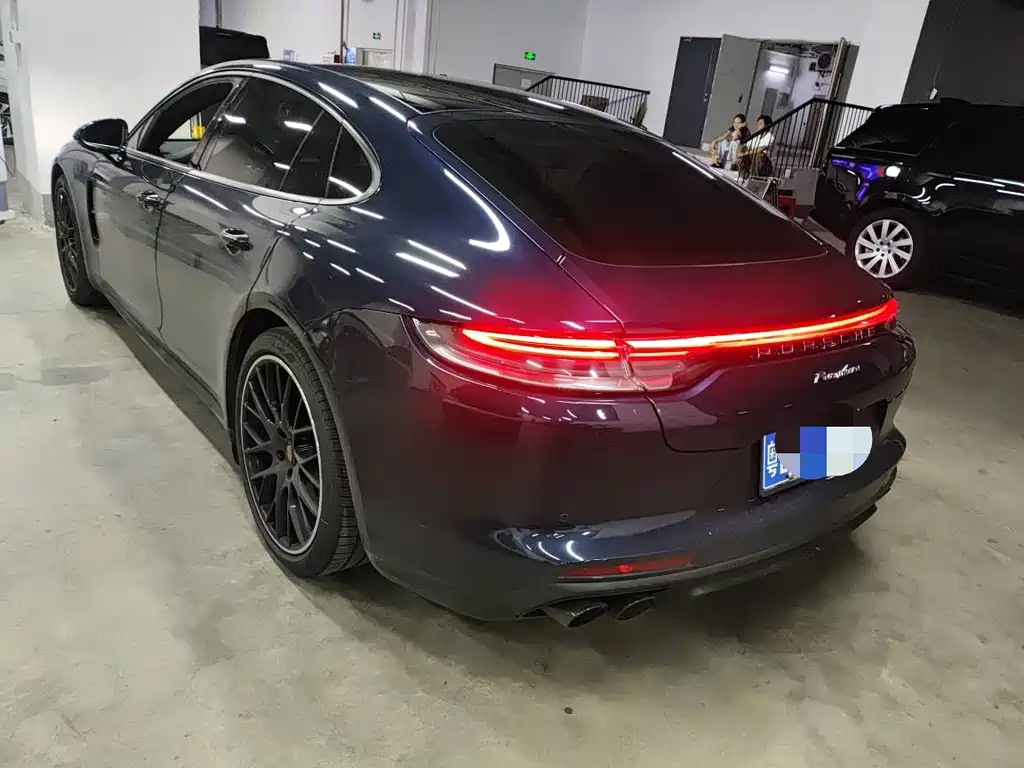 Porsche Panamera 2022