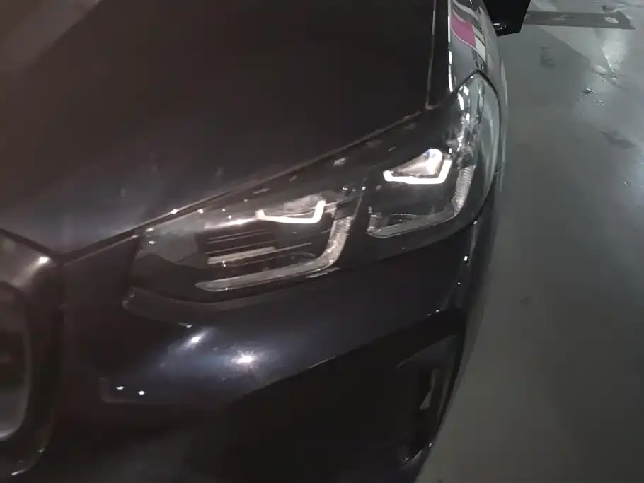 BMW iX3 2024