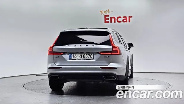 Volvo V60 2021