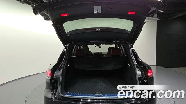 Porsche Cayenne 2021