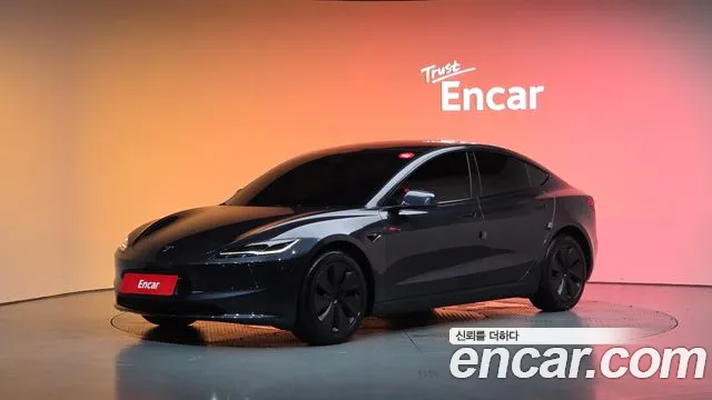 Tesla Model 3 2025