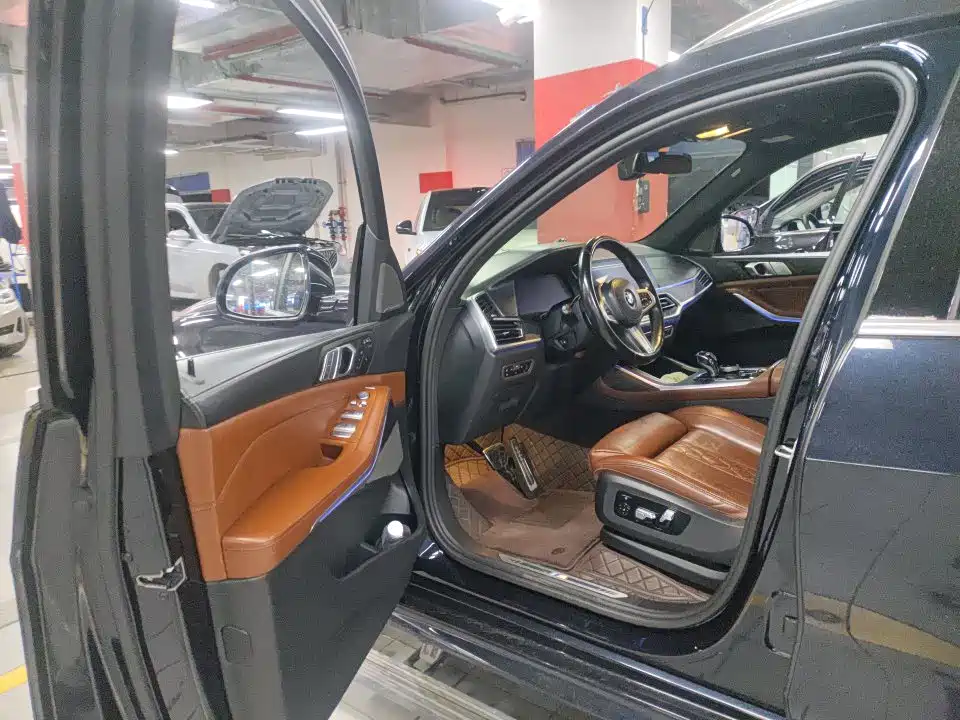BMW X7 2021