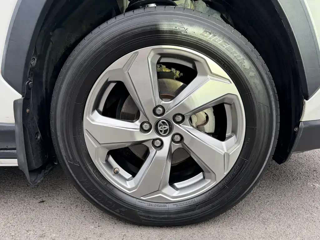 Toyota RAV4 2021