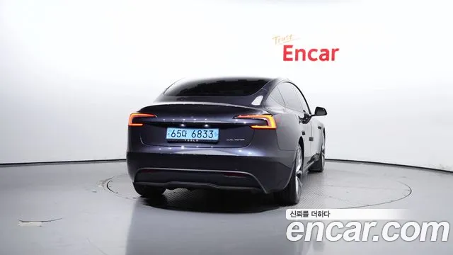Tesla Model 3 2024