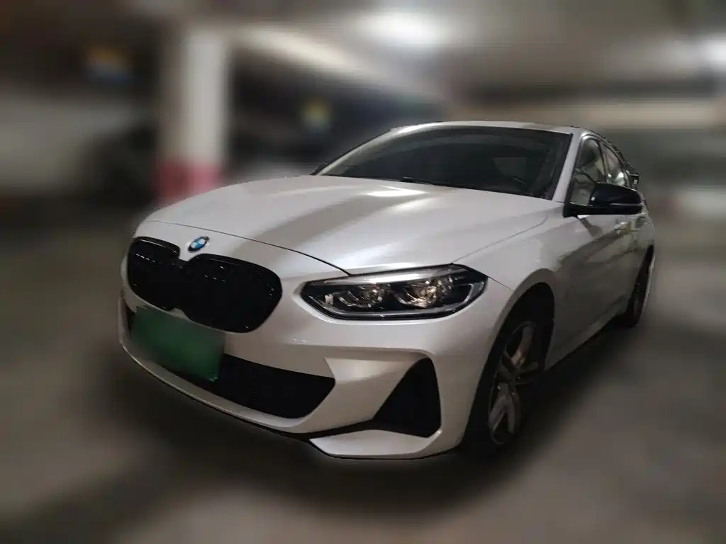 BMW 1 серии 2021