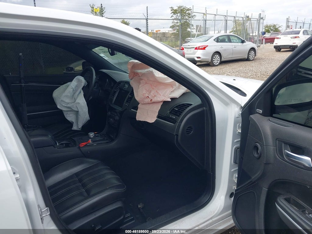 Chrysler 300 2023