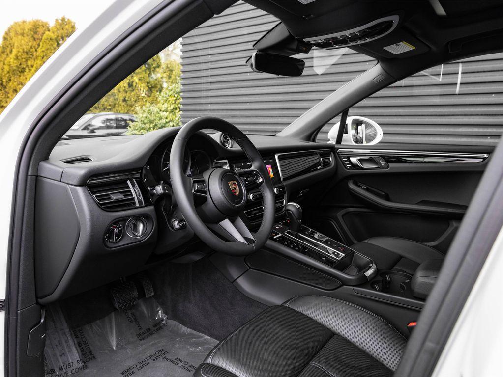 Porsche Macan 2025