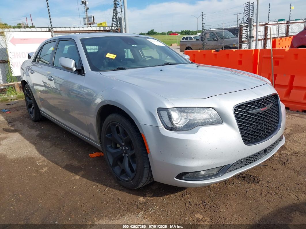 Chrysler 300 2022
