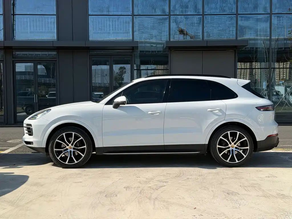 Porsche Cayenne 2021