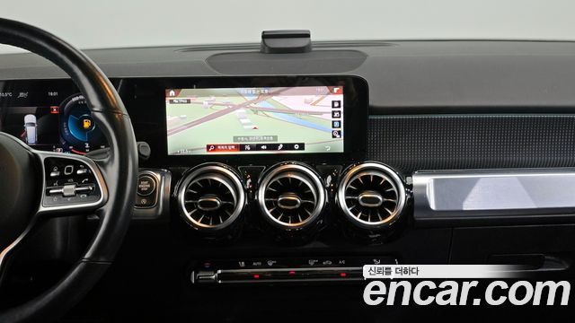 Mercedes-Benz GLB 2021