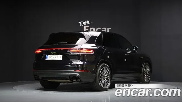 Porsche Cayenne 2021